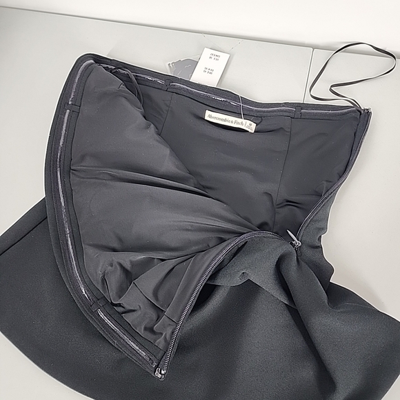 NEW Abercrombie & Fitch Strapless Side Ruched Top Size Medium Black fitted - Picture 11 of 11